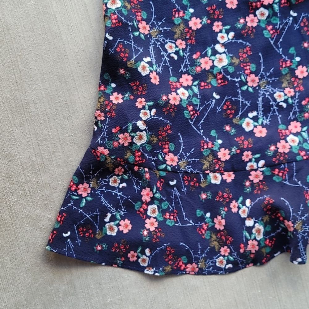 Sfera Basic Rufflekeyhole Back Floral Dress - image 4